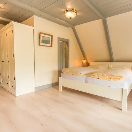 Friesenhaus Sara S1 *